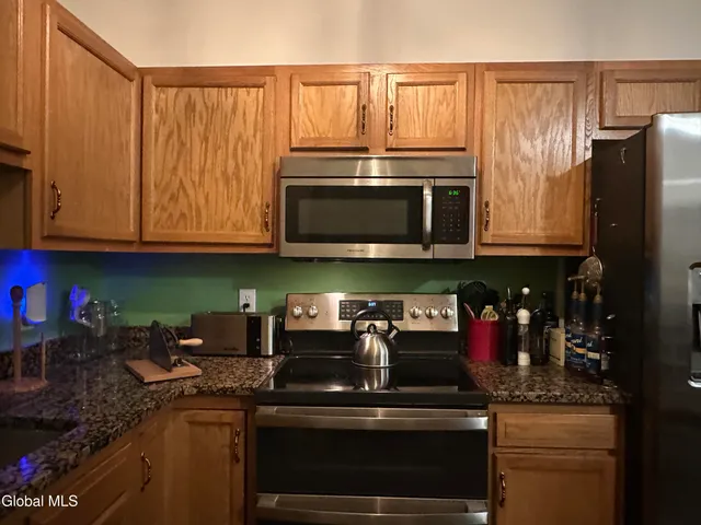 $249,900 | 406 Worthington Terrace, North Greenbush, NY 12198