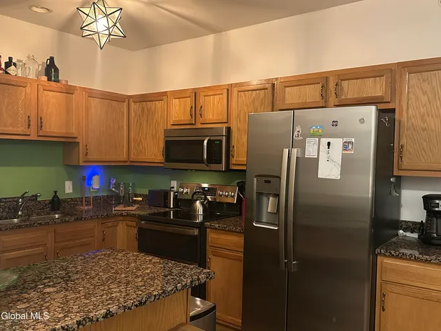 $249,900 | 406 Worthington Terrace, North Greenbush, NY 12198