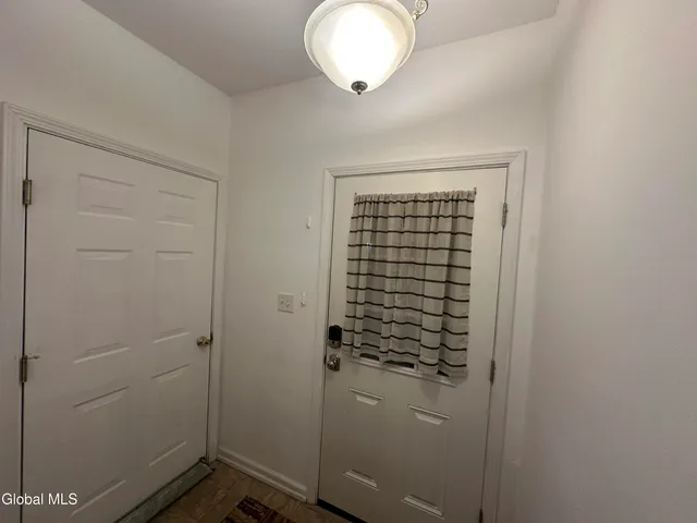 $249,900 | 406 Worthington Terrace, North Greenbush, NY 12198