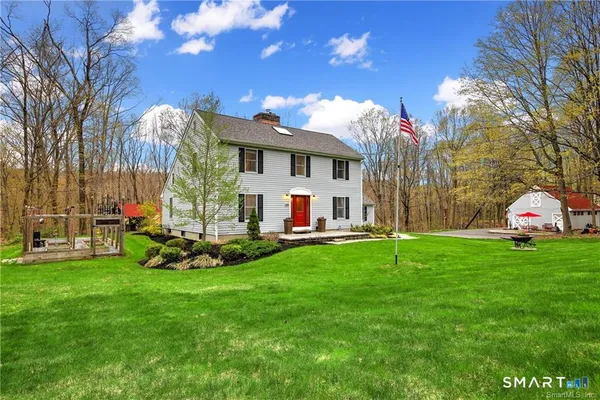 $799,900 | 285 Wooding Hill Road, Bethany, CT 06524