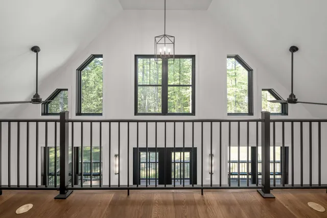 $1,095,000 | 141 Logging Road, York, ME 03902