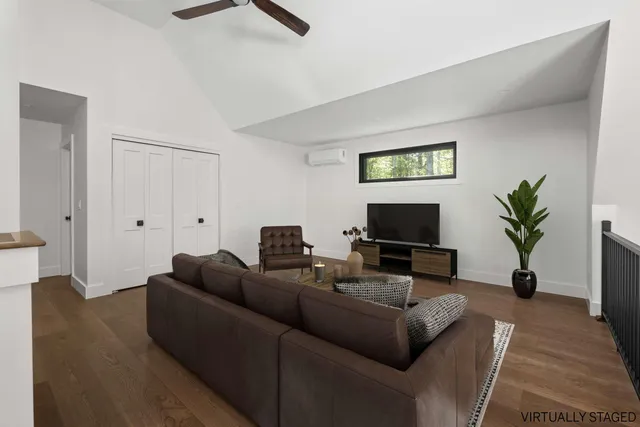 $1,095,000 | 141 Logging Road, York, ME 03902