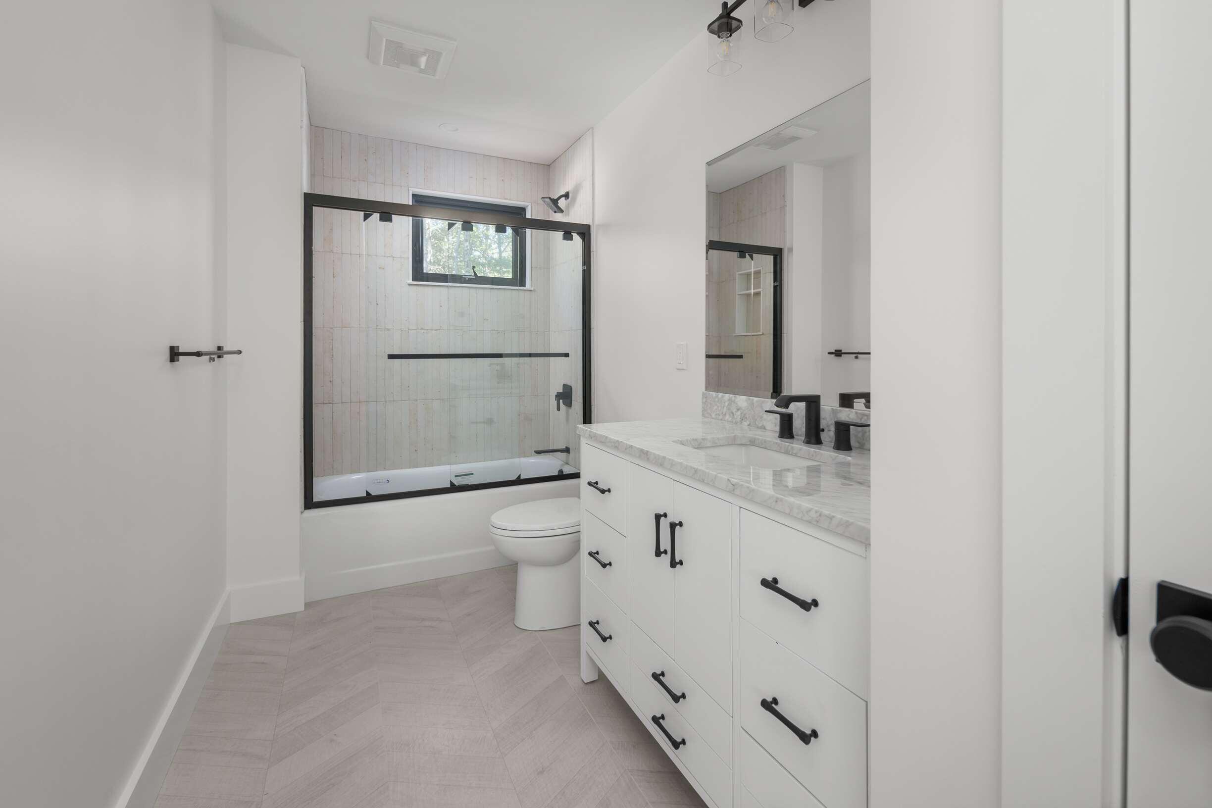 141 Logging Road York, ME 03902 - Photo 22 of 27 Full Bathroom