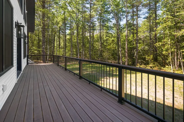 $1,095,000 | 141 Logging Road, York, ME 03902