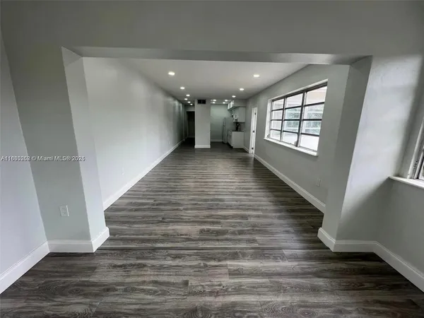 $1,950 | 245 Northeast 191st Street, Unit 3014, Miami, FL 33179