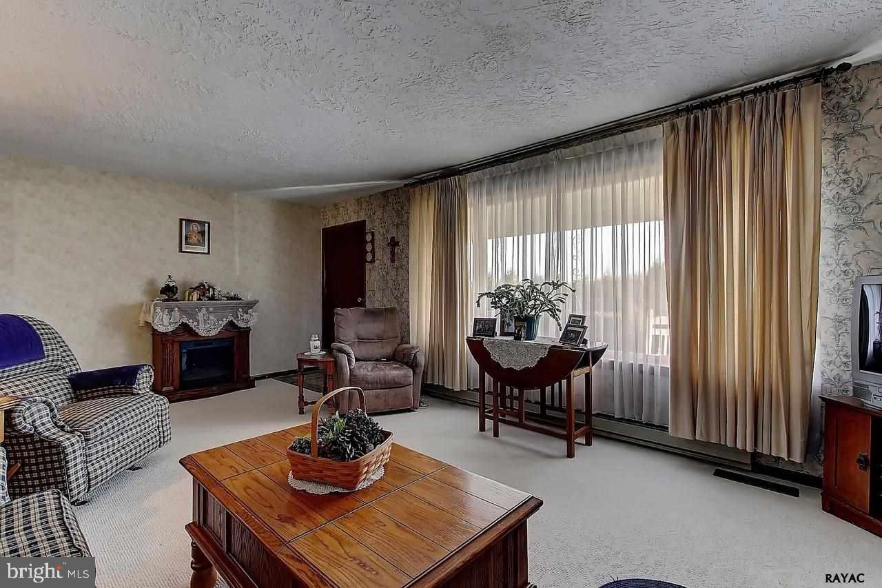 1880 Freysville Road York, PA 17402 - Photo 5 of 29 Gallery Image 5