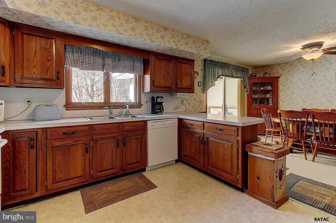1880 Freysville Road York, PA 17402 - Photo 9 of 29 Gallery Image 9