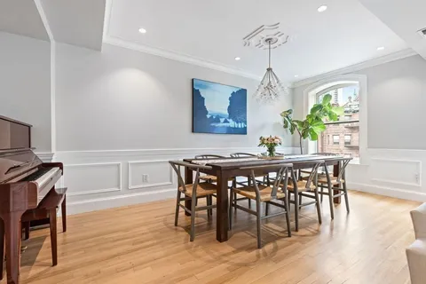 $3,350,000 | 157 Newbury Street, Unit 3, Boston, MA 02116