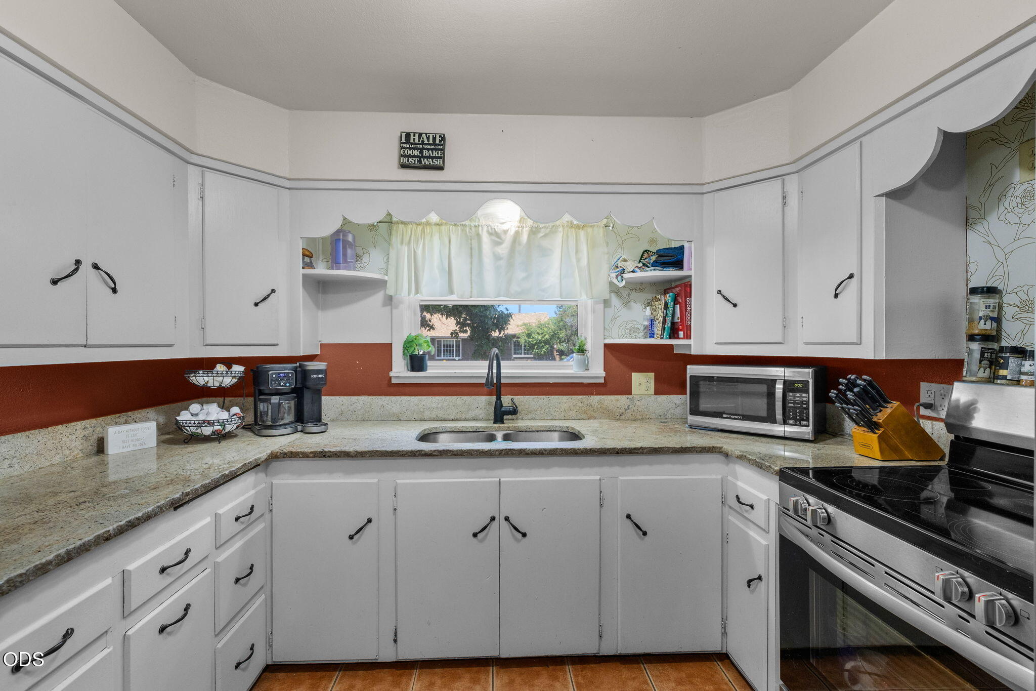 1036 Southwest 13th Street Redmond, OR 97756 - Photo 10 of 29