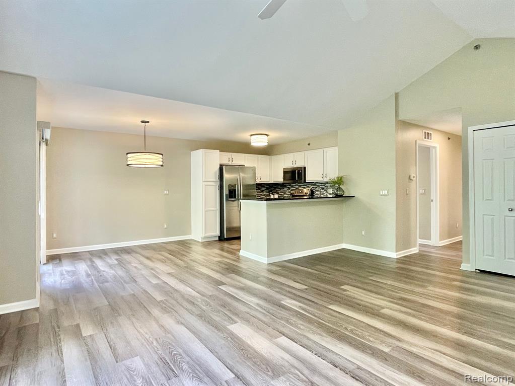 1678 Deepwood Circle Rochester, MI 48307 - Photo 6 of 25 Gallery Image 6