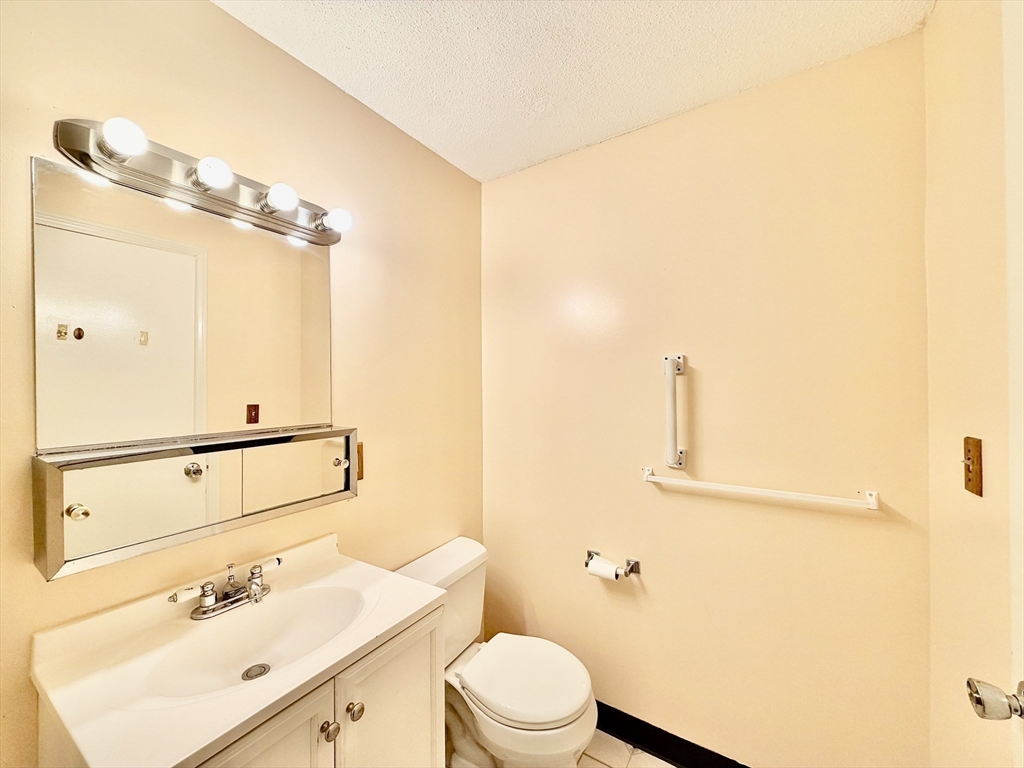 15 Bower Road, Unit B5 Quincy, MA 02169 - Photo 26 of 31