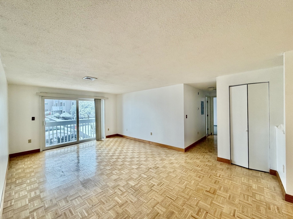 15 Bower Road, Unit B5 Quincy, MA 02169 - Photo 5 of 31