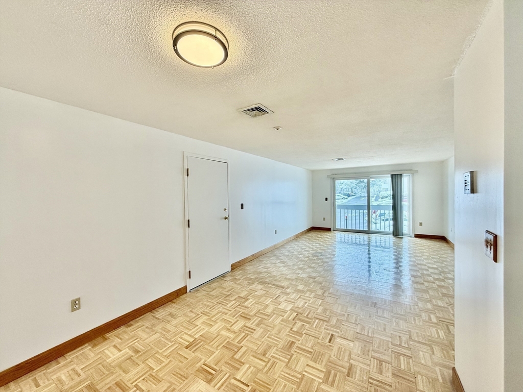 15 Bower Road, Unit B5 Quincy, MA 02169 - Photo 8 of 31