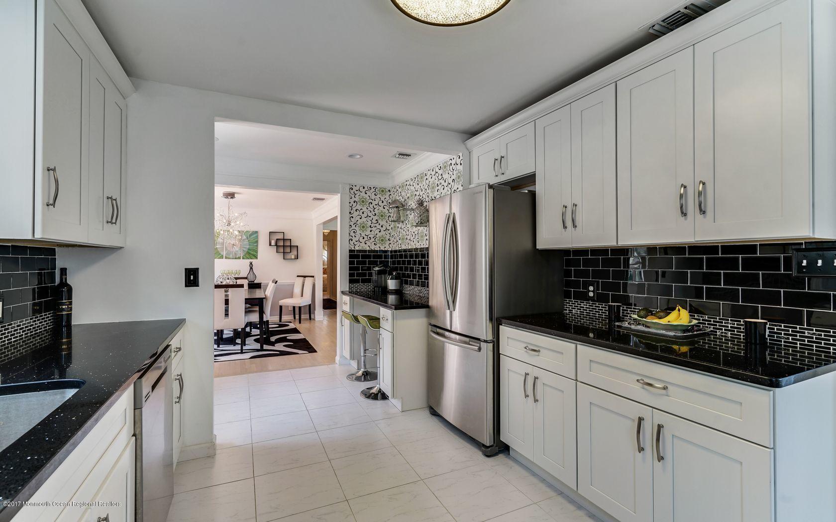 15 Robertsville Road Freehold, NJ 07728 - Photo 14 of 25 16