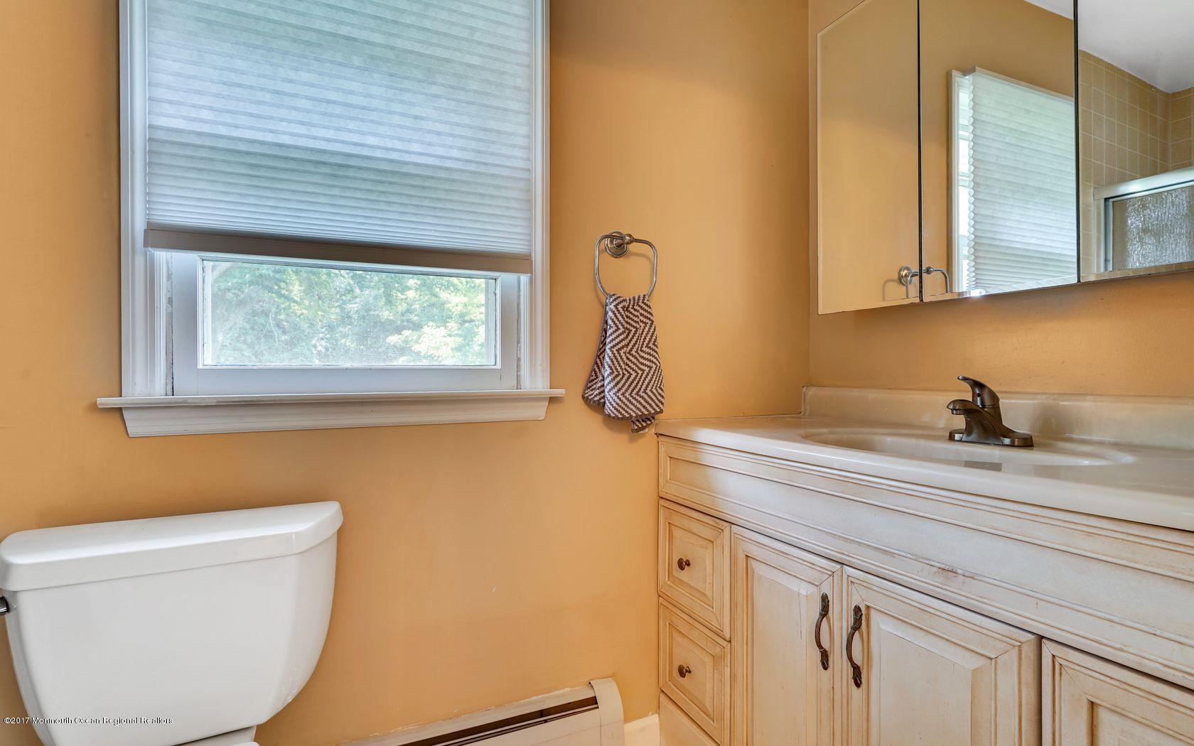 15 Robertsville Road Freehold, NJ 07728 - Photo 20 of 25 22
