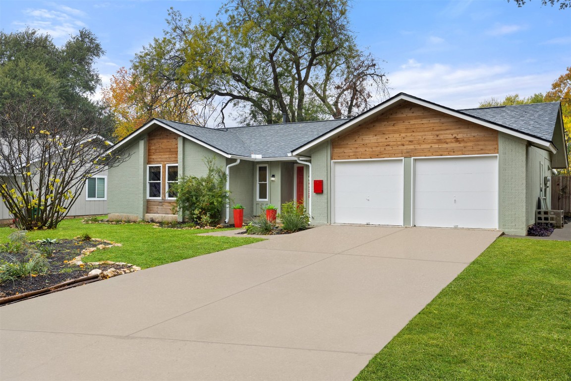 a view of outdoor space yard and garage