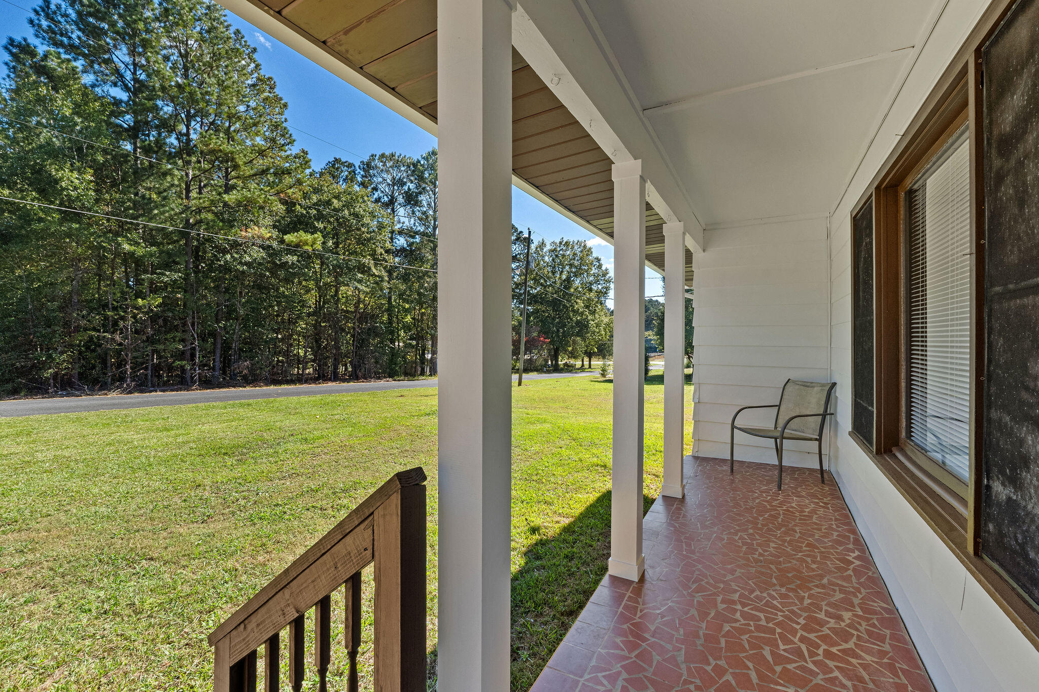 514 State Rd S-33-132 McCormick, SC 29835 - Photo 15 of 39 Covered front porch