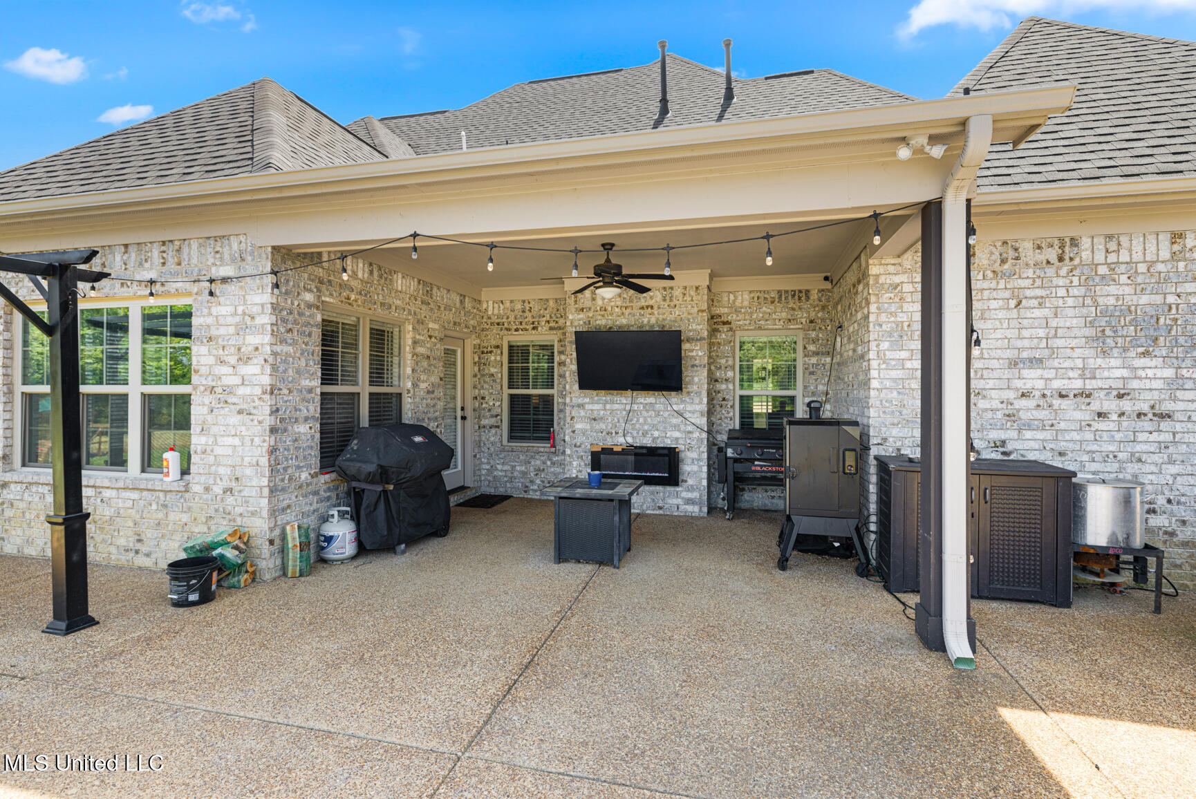 2008 Slocum Road Hernando, MS 38632 - Photo 39 of 44 Covered Back Porch