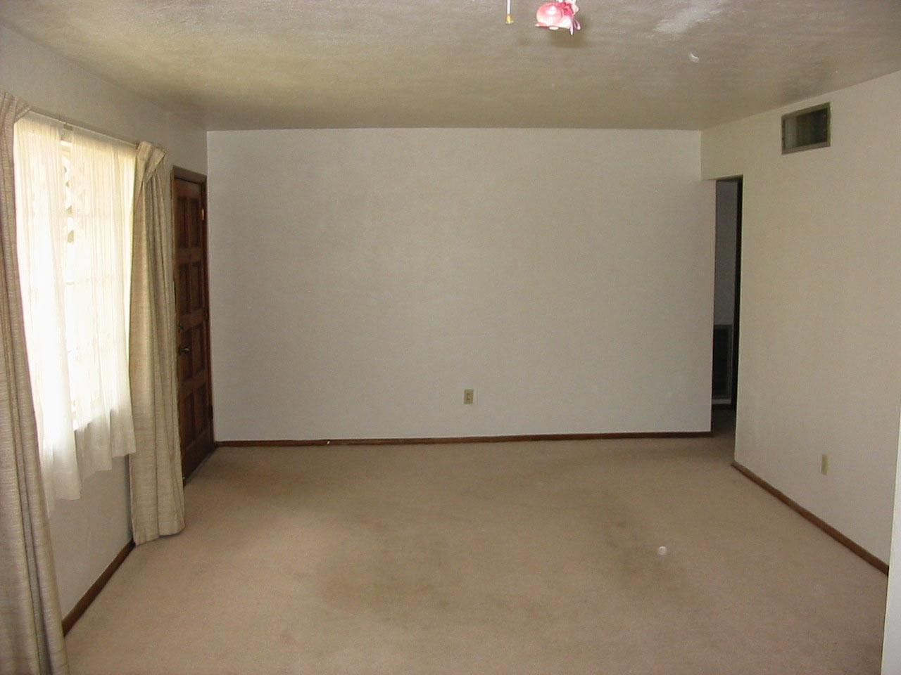 3639 West Coronado Road Phoenix, AZ 85009 - Photo 6 of 6 Living Room