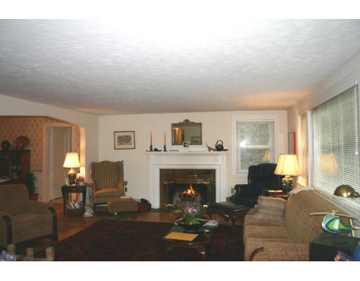 130 Concord Road Sudbury, MA 01776 - Photo 3 of 9 Gallery Image 3