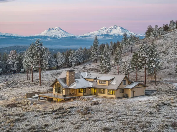 $2,700,000 | 70030 Annies Drive, Sisters, OR 97759
