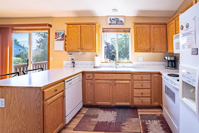 $470,000 | 18306 East 9th Avenue, Spokane Valley, WA 99016