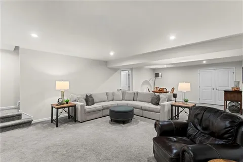 $815,000 | 4007 Weatherburn Drive, Valencia, PA 16059