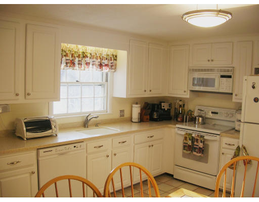 237 Worthen Road East Lexington, MA 02421 - Photo 4 of 12