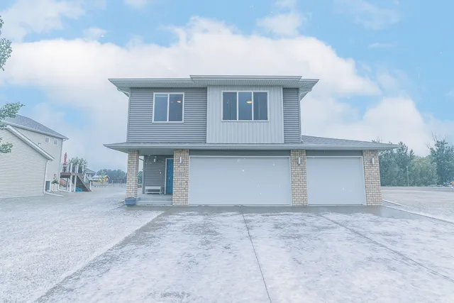 $343,000 | 1001 9th Street Southeast, Barnesville, MN 56514