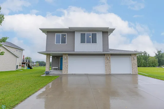 $343,000 | 1001 9th Street Southeast, Barnesville, MN 56514