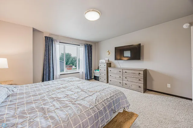 $343,000 | 1001 9th Street Southeast, Barnesville, MN 56514