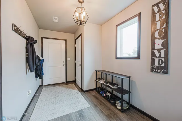 $343,000 | 1001 9th Street Southeast, Barnesville, MN 56514