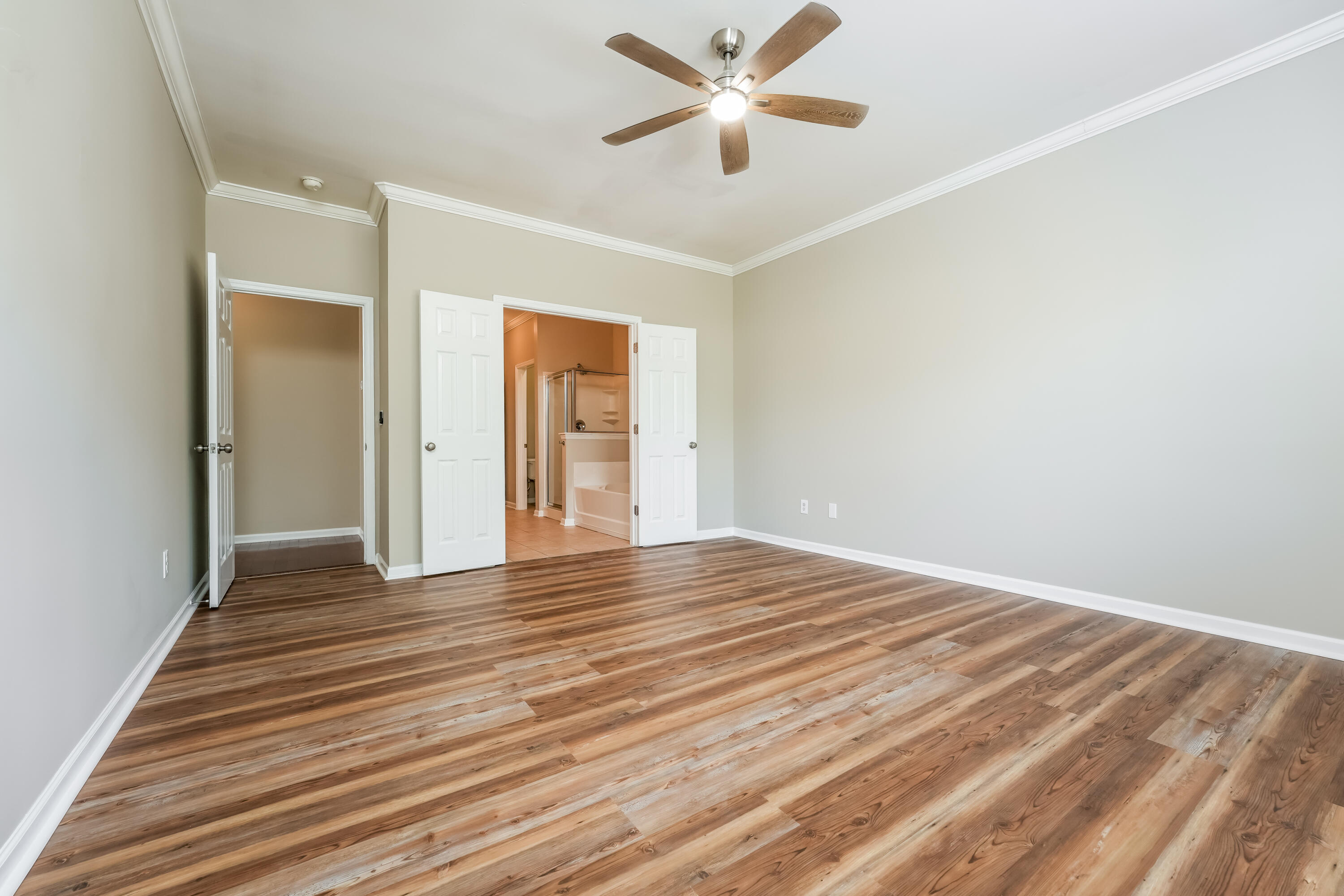 231 Xavier Street Charleston, SC 29414 - Photo 10 of 18 12-photo-Main-Bedroom-bd578d82-e042-43de