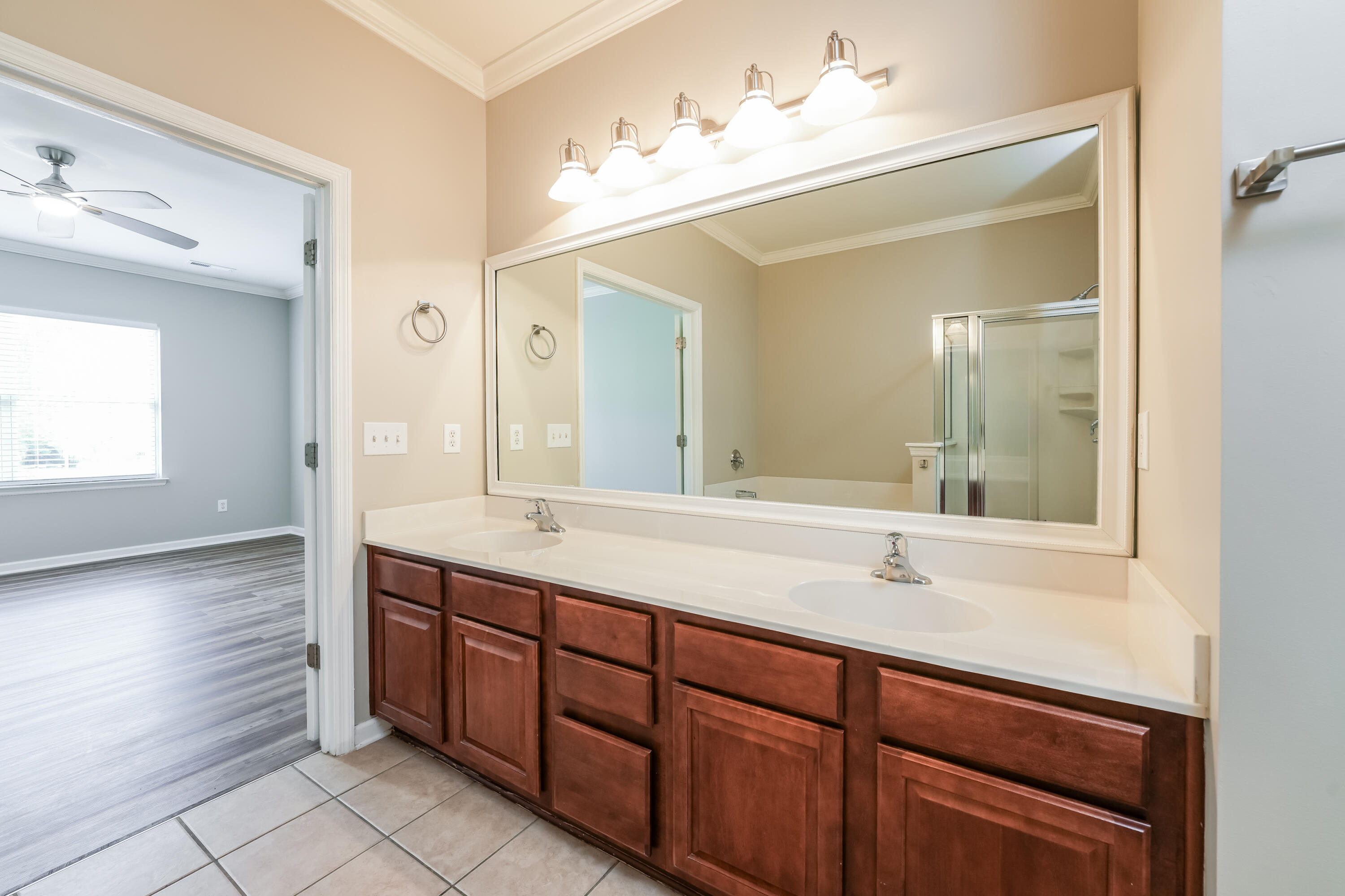 231 Xavier Street Charleston, SC 29414 - Photo 12 of 18 14-photo-Main-Bathroom-970519ed-ea60-4fd
