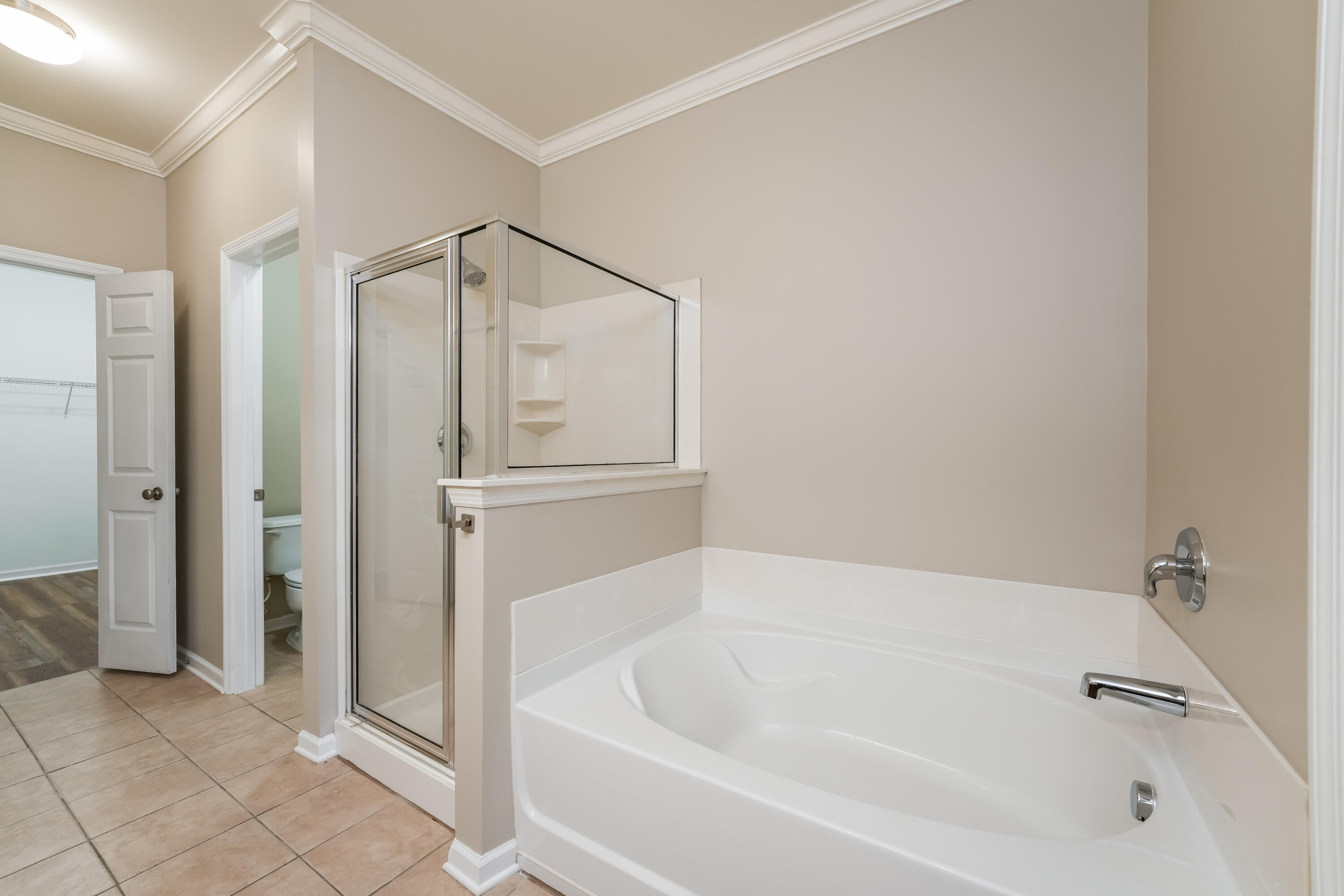 231 Xavier Street Charleston, SC 29414 - Photo 13 of 18 15-photo-Main-Bathroom-19e25cab-14d8-4c2