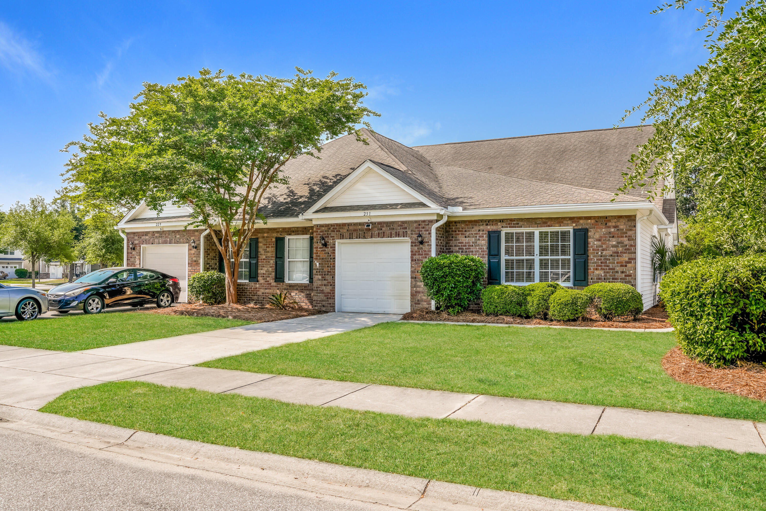 231 Xavier Street Charleston, SC 29414 - Photo 2 of 18 4-photo-Front-View-cd588da3-6b2e-4307-96