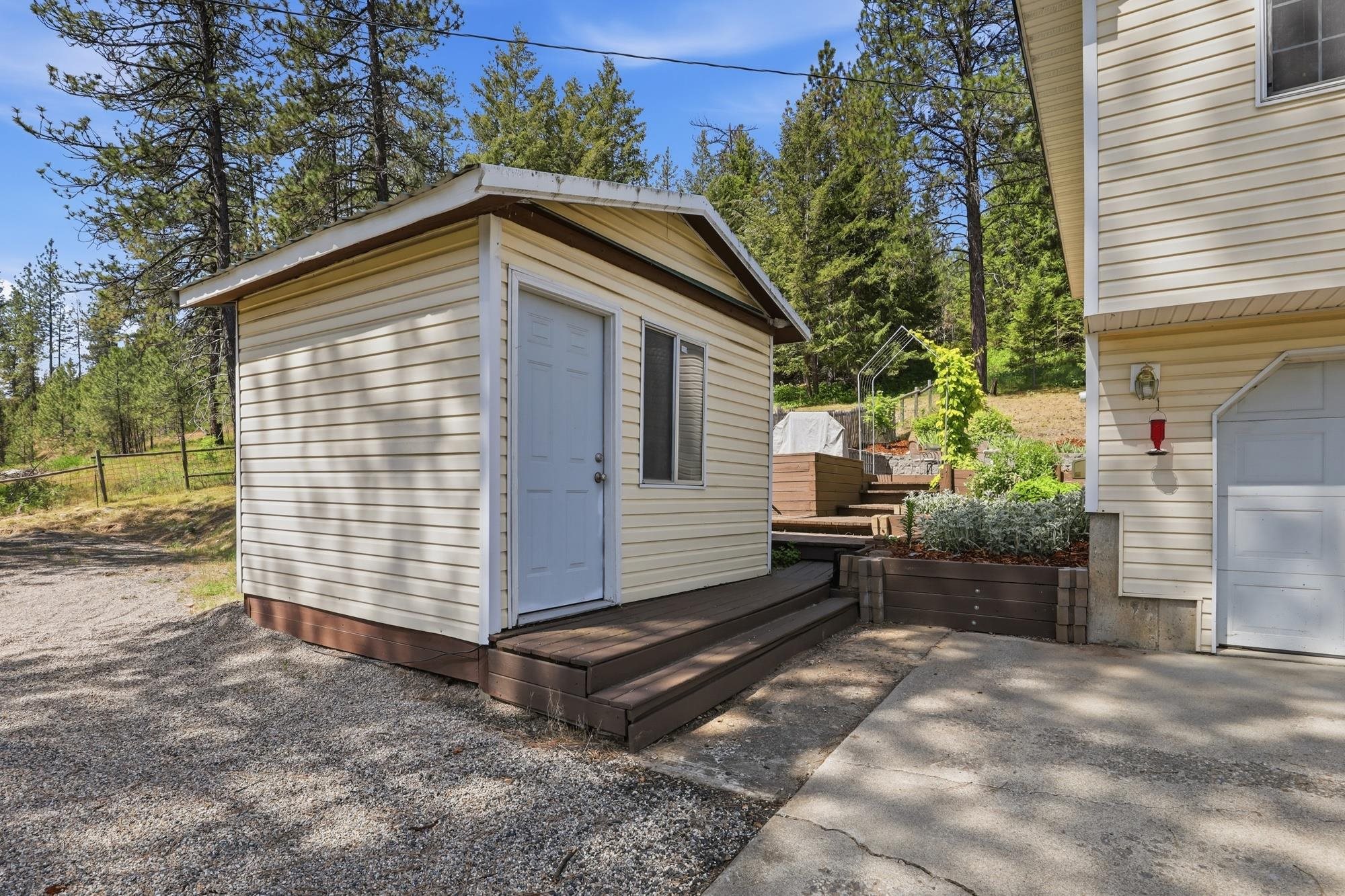 33113 North Milan Road Chattaroy, WA 99003 - Photo 33 of 39