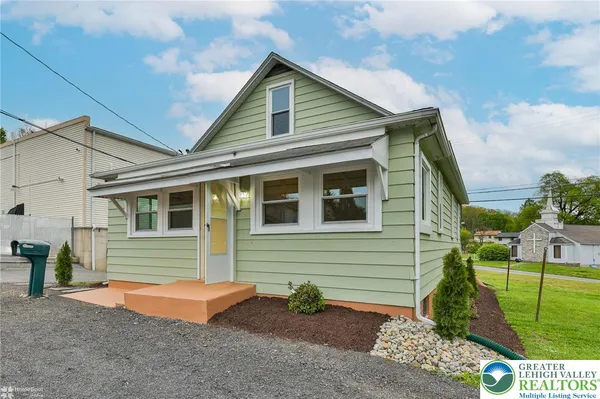 $2,500 | 1861 East Emmaus Avenue, Allentown, PA 18103