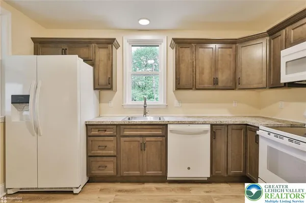 $2,500 | 1861 East Emmaus Avenue, Allentown, PA 18103