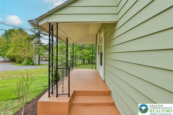 $2,500 | 1861 East Emmaus Avenue, Allentown, PA 18103