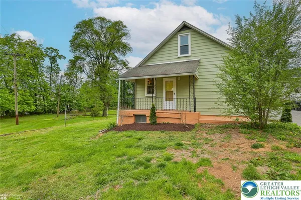 $2,500 | 1861 East Emmaus Avenue, Allentown, PA 18103