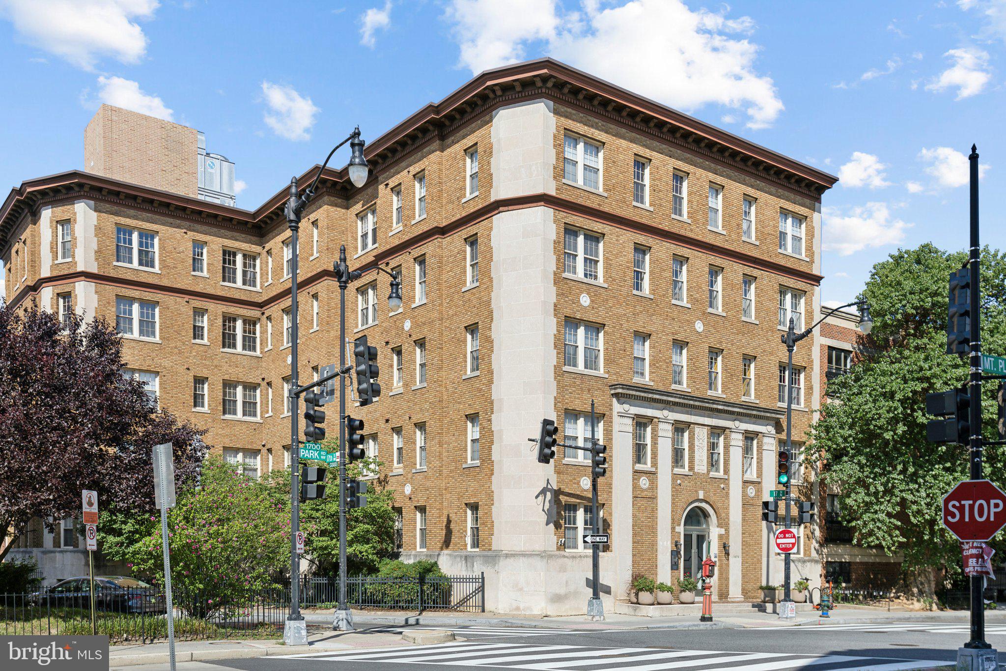 1673 Park Road Northwest, Unit 304 Washington, DC 20010 - Photo 24 of 36