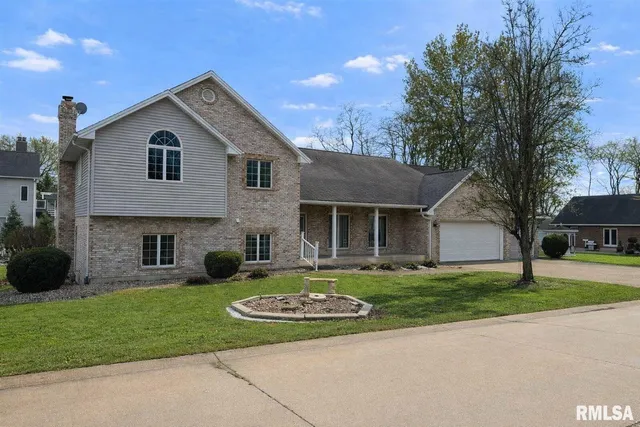 $398,000 | 3500 Branchwood Drive, Quincy, IL 62301