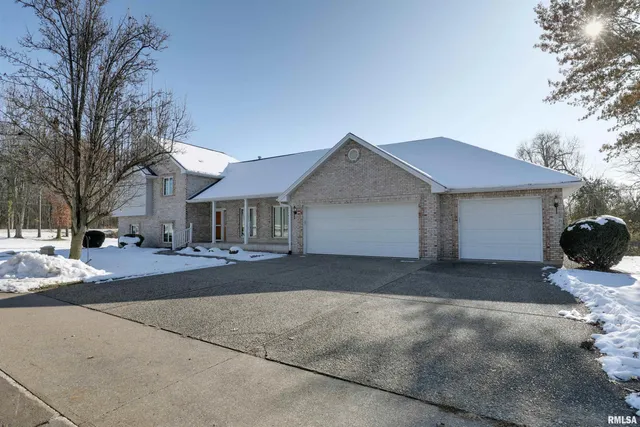 $398,000 | 3500 Branchwood Drive, Quincy, IL 62301