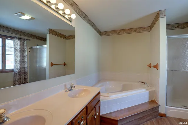 $398,000 | 3500 Branchwood Drive, Quincy, IL 62301