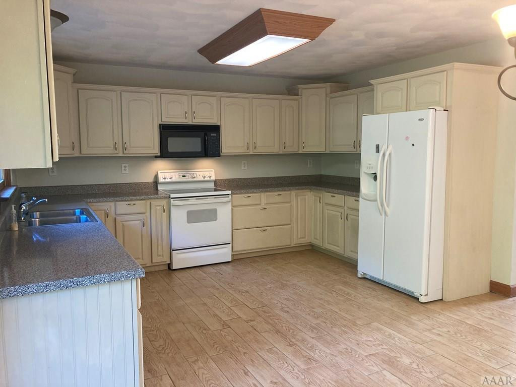 103 Riddle Court Shawboro, NC 27973 - Photo 4 of 16 Gallery Image 4