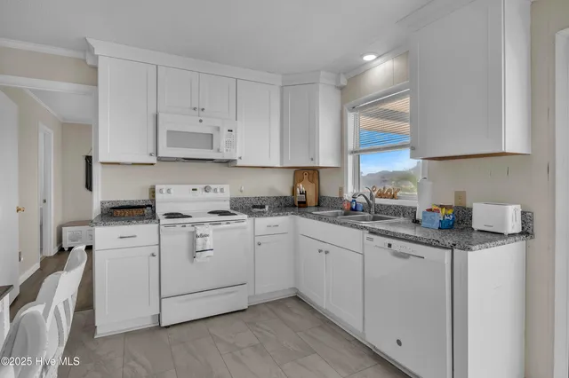 $1,050,000 | 161 High Point Street, Holden Beach, NC 28462