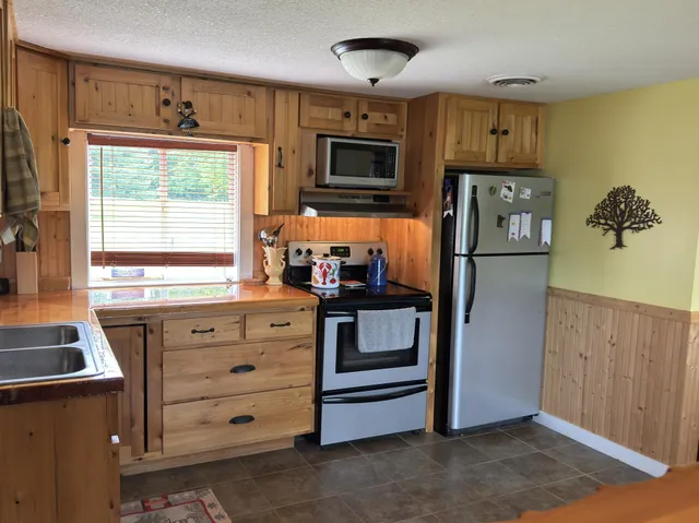 $429,000 | 17251 Highway 6, Deerwood, MN 56444