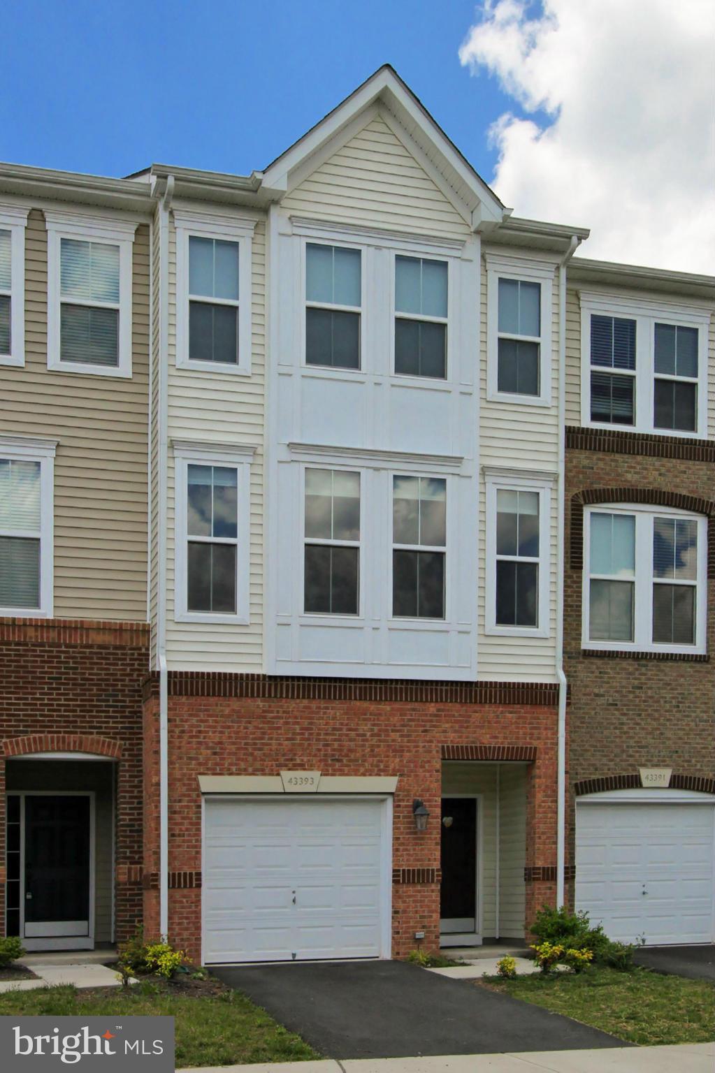 43393 Rickenbacker Square Ashburn, VA 20147 - Photo 2 of 30 Exterior (Front)