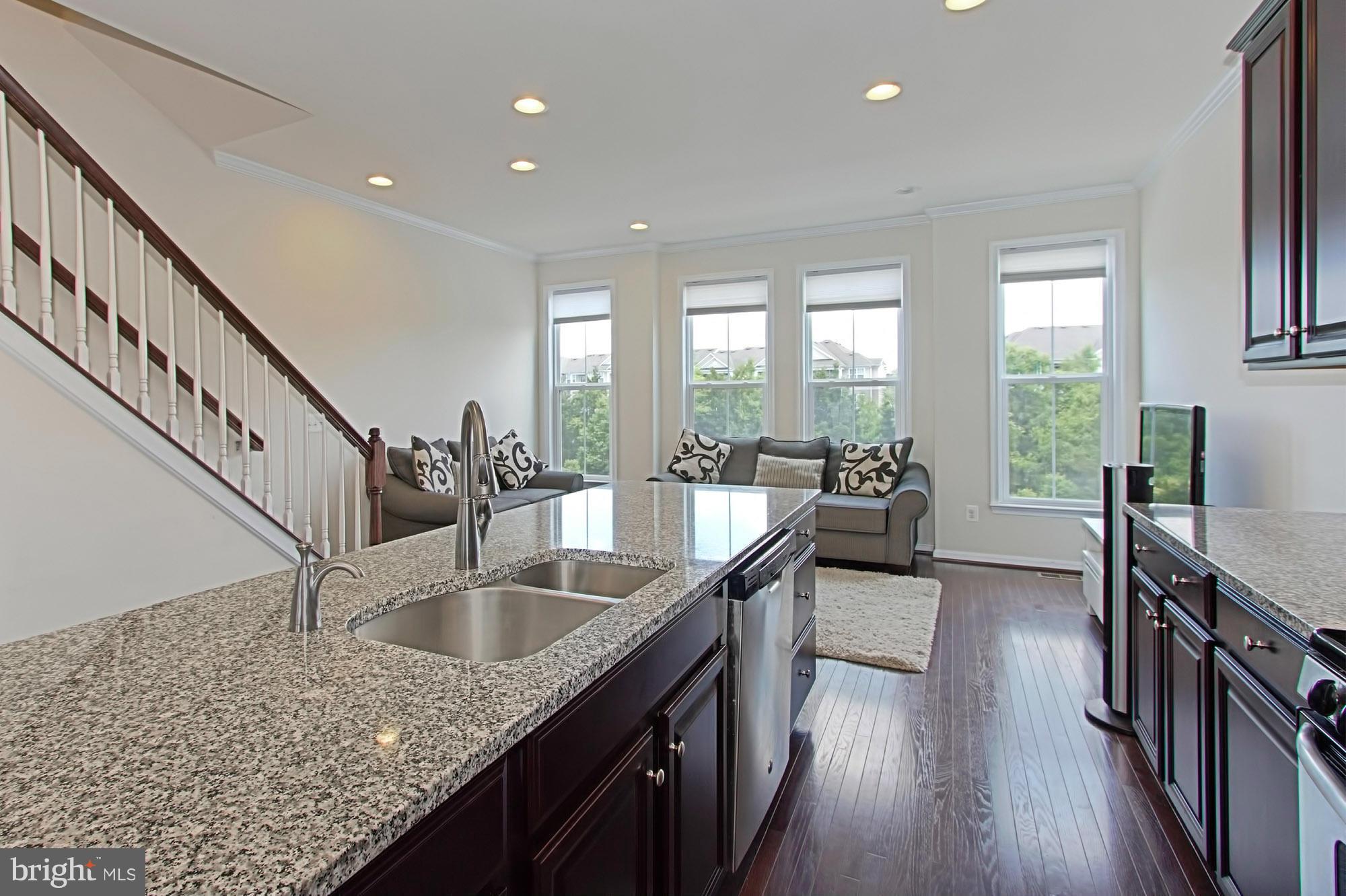 43393 Rickenbacker Square Ashburn, VA 20147 - Photo 13 of 30 Kitchen